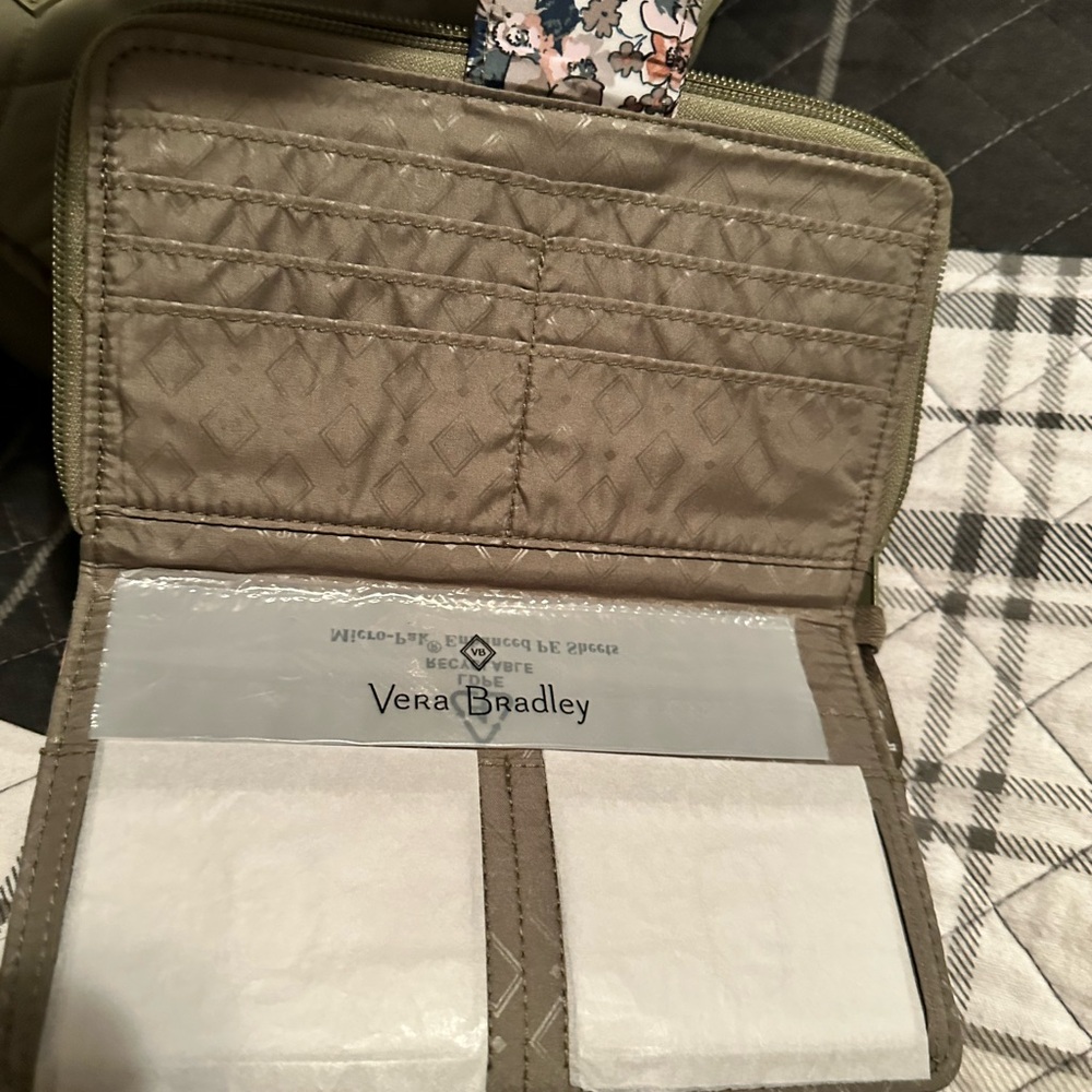 Vera Bradley Sage Essential Compact Backpack and Floral Sage Wallet NWT - Picture 8 of 10